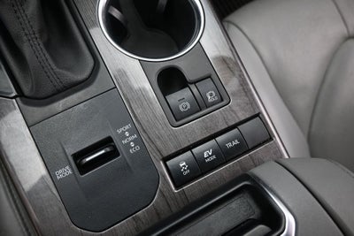 2022 Toyota Highlander Hybrid Platinum