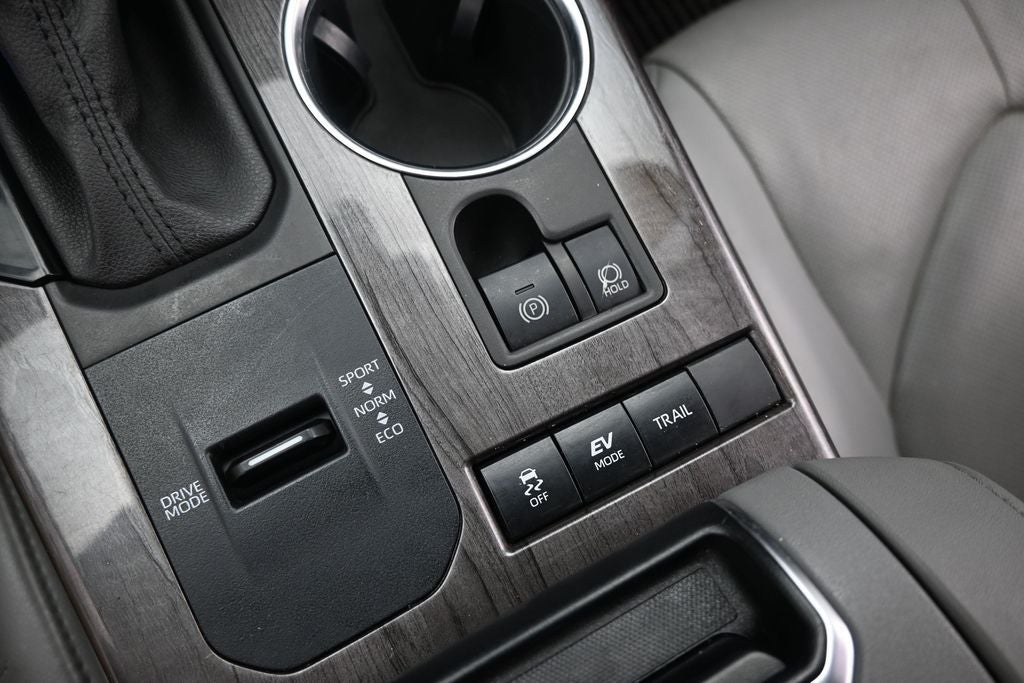 2022 Toyota Highlander Hybrid Platinum
