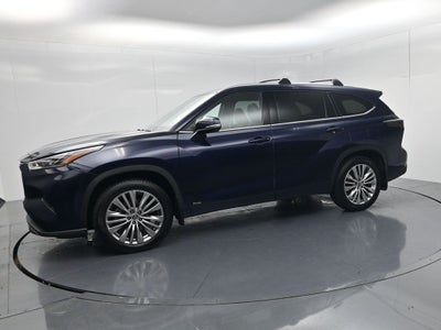 2022 Toyota Highlander Hybrid Platinum