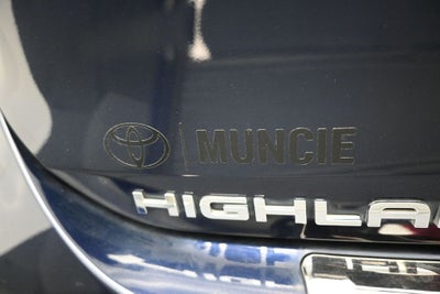 2022 Toyota Highlander Hybrid Platinum