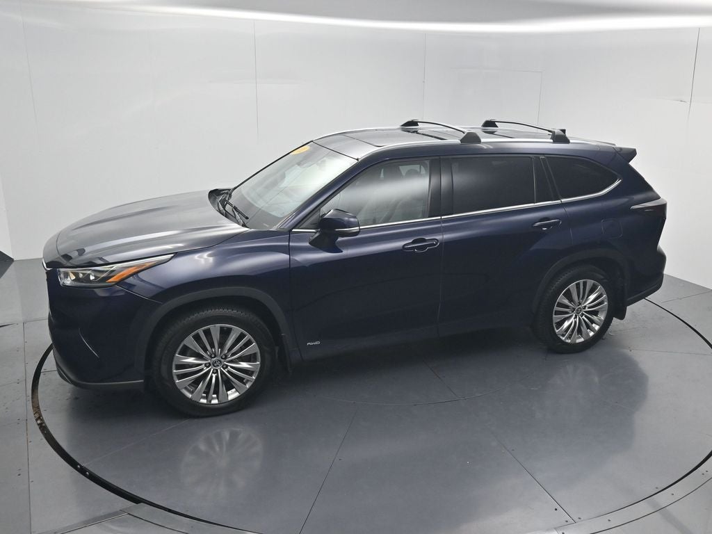 2022 Toyota Highlander Hybrid Platinum