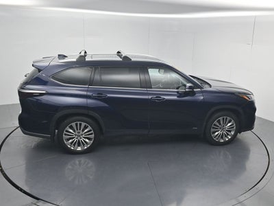 2022 Toyota Highlander Hybrid Platinum