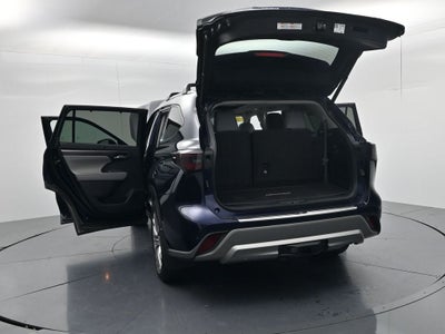 2022 Toyota Highlander Hybrid Platinum
