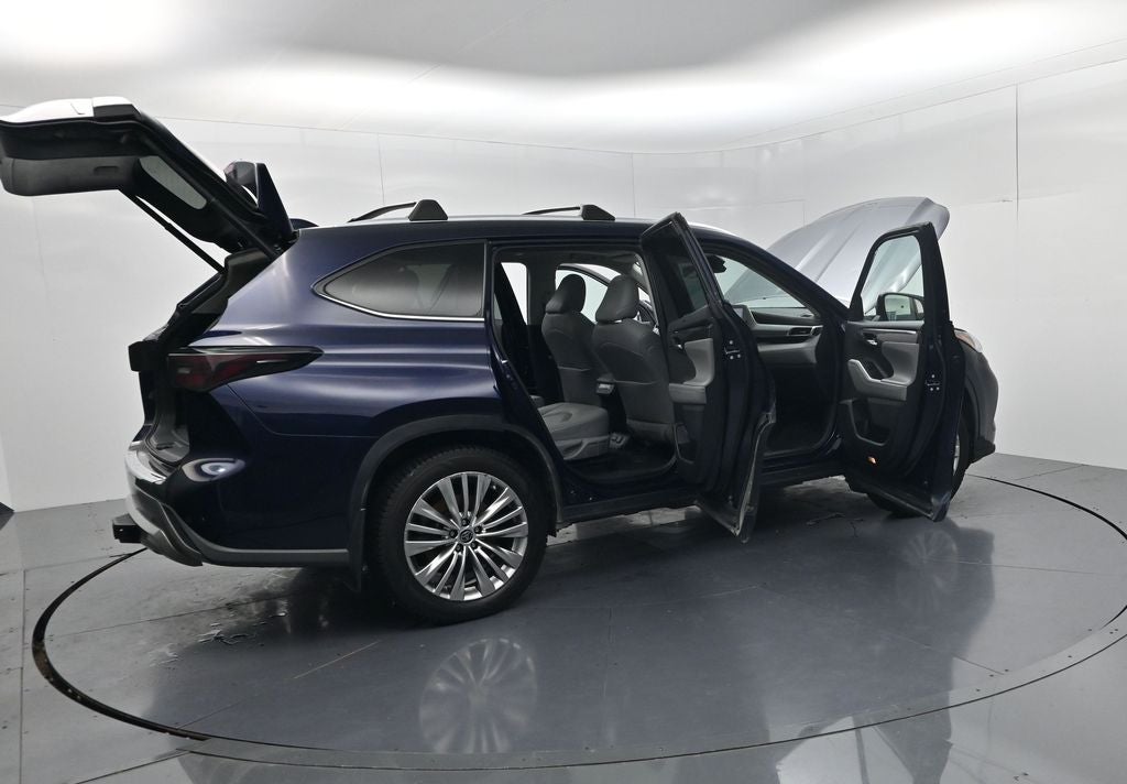 2022 Toyota Highlander Hybrid Platinum