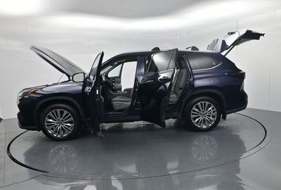 2022 Toyota Highlander Hybrid Platinum