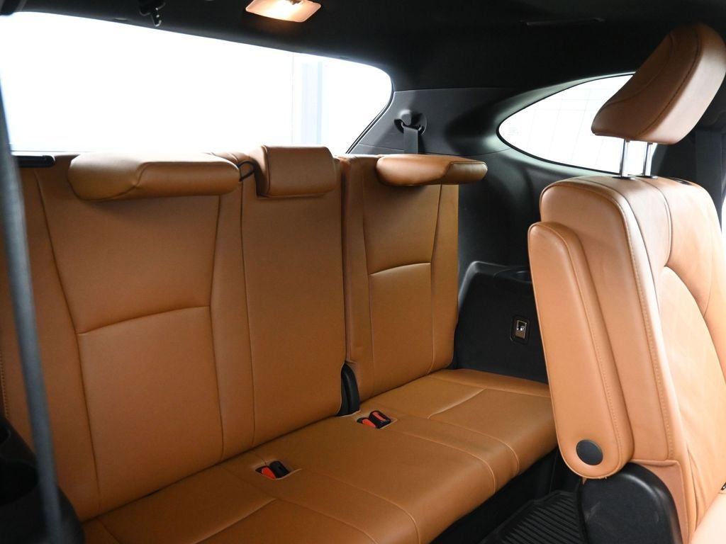 2022 Toyota Highlander Hybrid Platinum