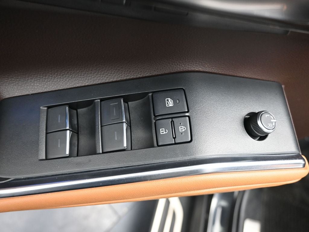 2022 Toyota Highlander Hybrid Platinum