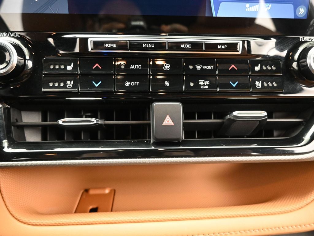 2022 Toyota Highlander Hybrid Platinum