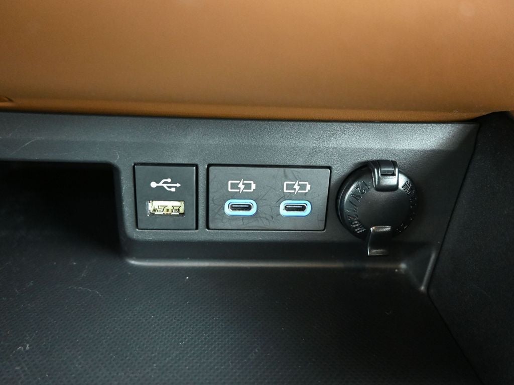 2022 Toyota Highlander Hybrid Platinum