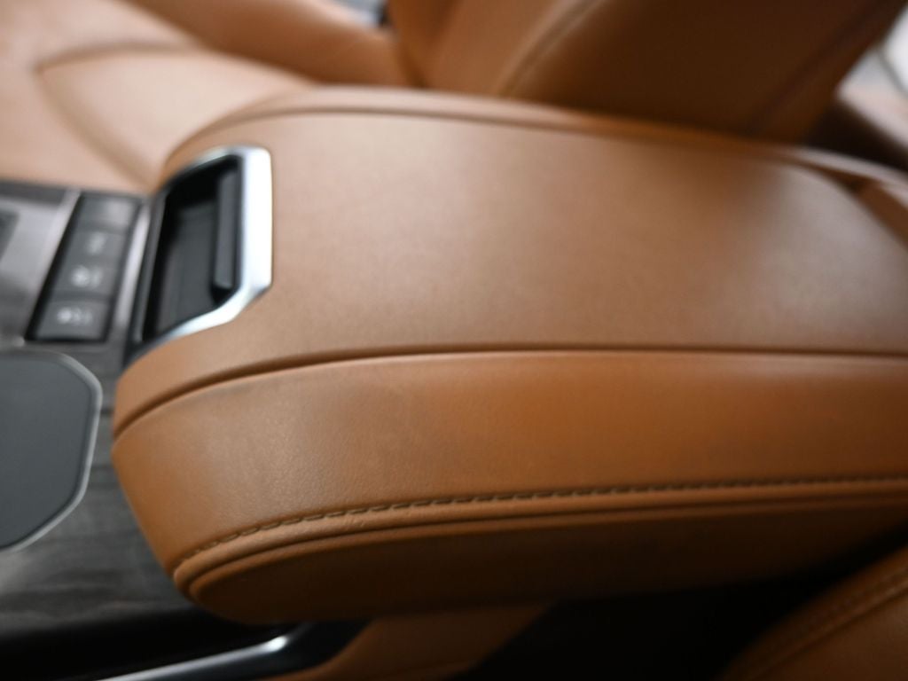 2022 Toyota Highlander Hybrid Platinum