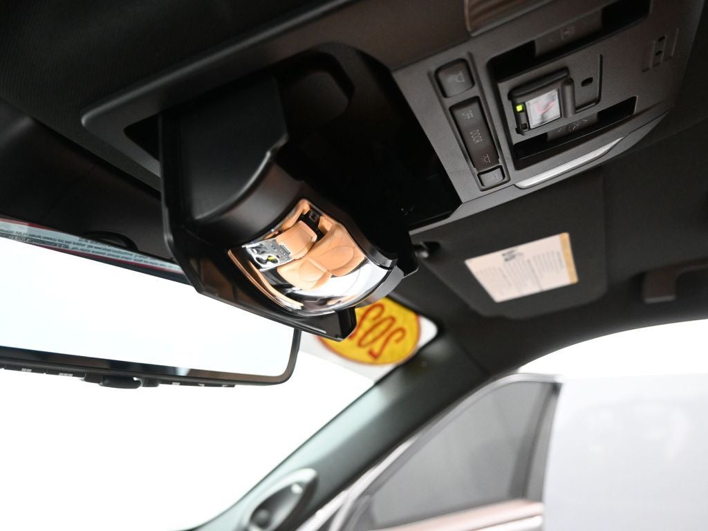 2022 Toyota Highlander Hybrid Platinum