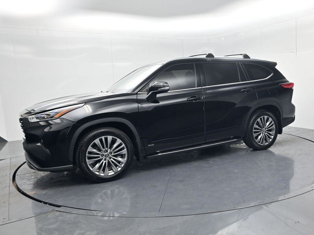 2022 Toyota Highlander Hybrid Platinum