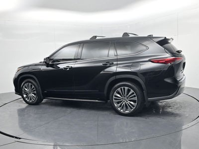 2022 Toyota Highlander Hybrid Platinum