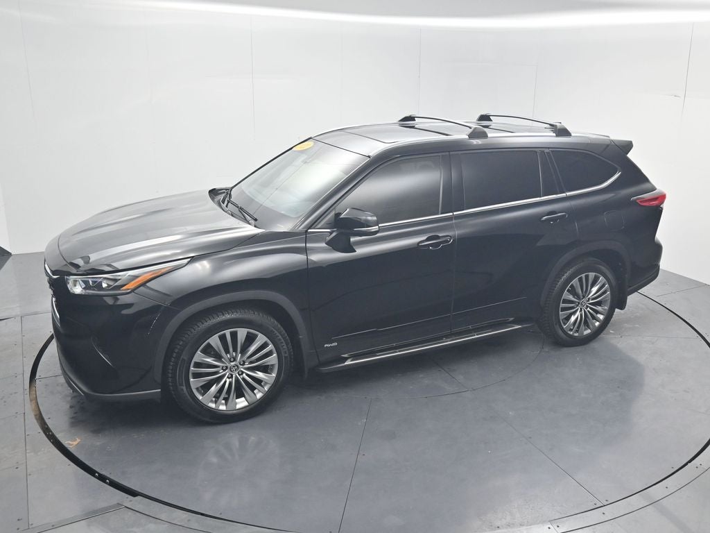 2022 Toyota Highlander Hybrid Platinum