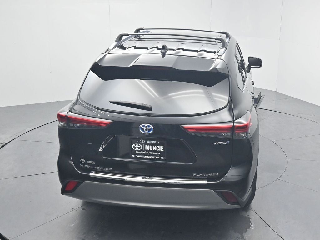 2022 Toyota Highlander Hybrid Platinum
