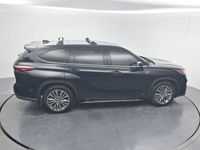 2022 Toyota Highlander Hybrid Platinum