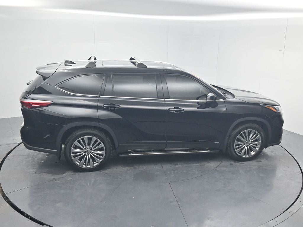 2022 Toyota Highlander Hybrid Platinum