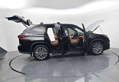 2022 Toyota Highlander Hybrid Platinum