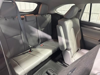 2020 Toyota Highlander Platinum