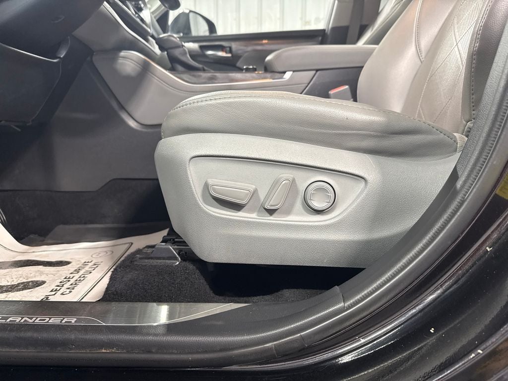 2020 Toyota Highlander Platinum