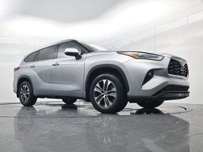 2022 Toyota Highlander Hybrid XLE