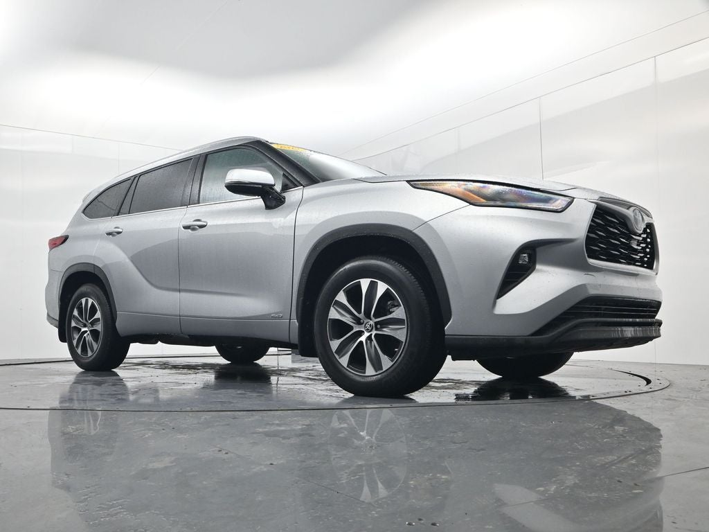 2022 Toyota Highlander Hybrid XLE