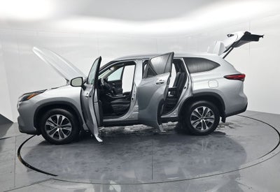2022 Toyota Highlander Hybrid XLE