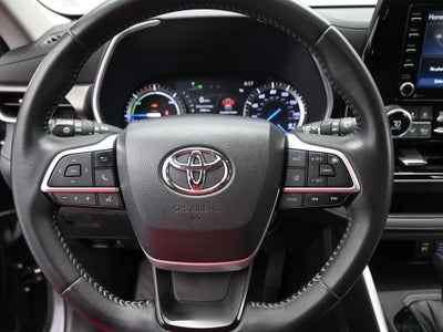 2022 Toyota Highlander Hybrid XLE