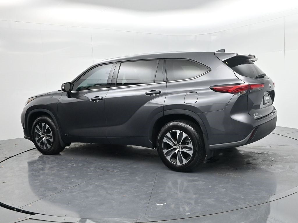 2022 Toyota Highlander Hybrid XLE