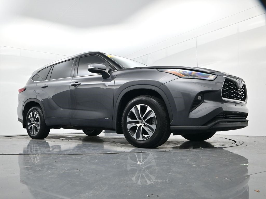 2022 Toyota Highlander Hybrid XLE