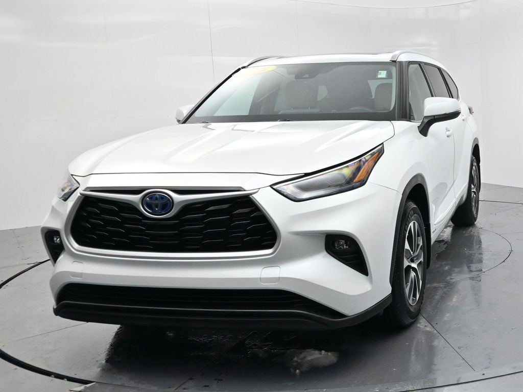 2022 Toyota Highlander Hybrid XLE
