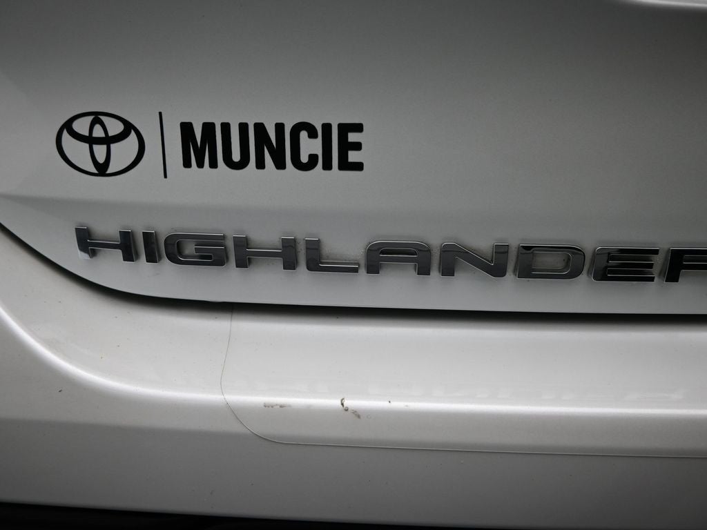 2022 Toyota Highlander Hybrid XLE