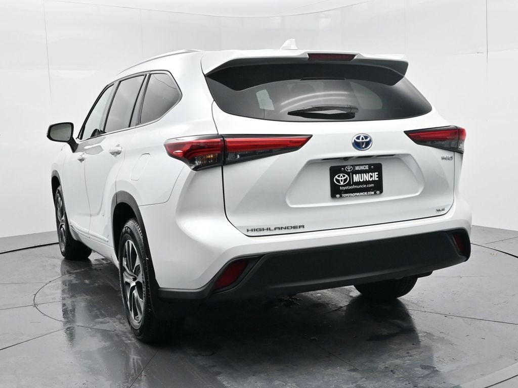 2022 Toyota Highlander Hybrid XLE