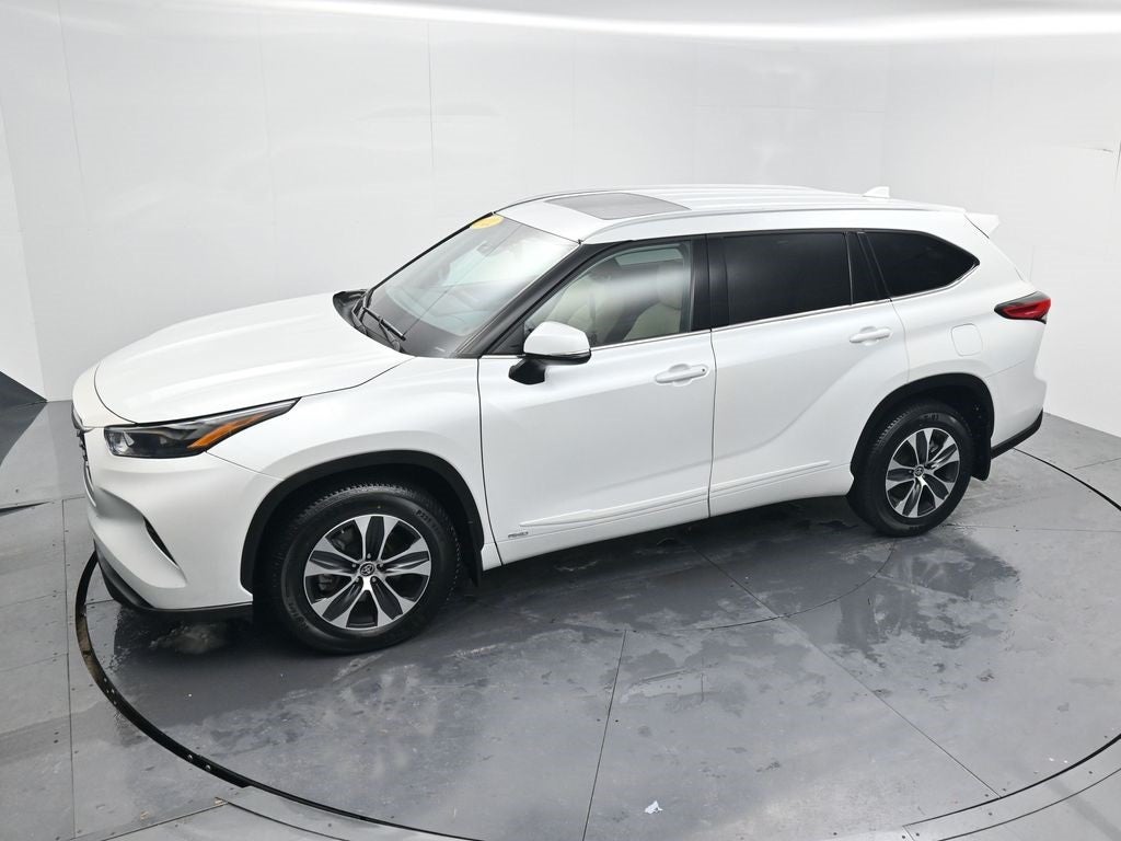 2022 Toyota Highlander Hybrid XLE