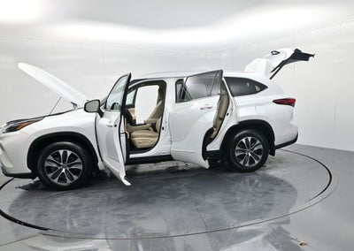 2022 Toyota Highlander Hybrid XLE