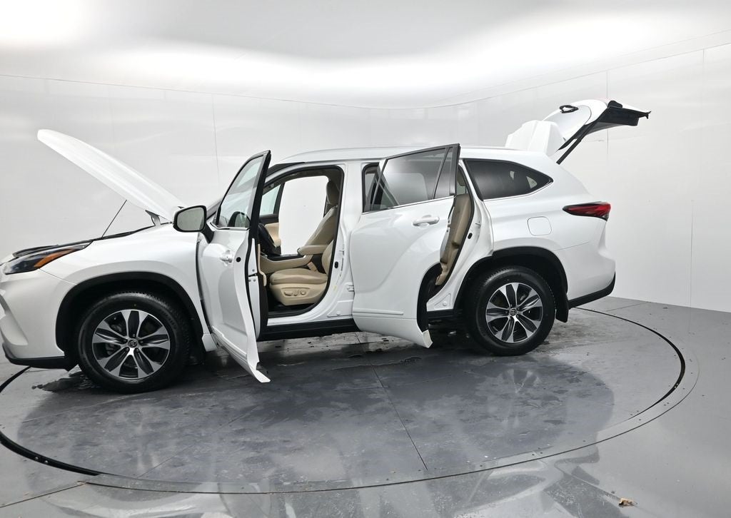 2022 Toyota Highlander Hybrid XLE