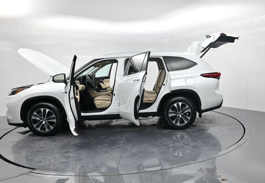 2022 Toyota Highlander Hybrid XLE