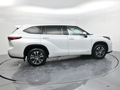 2022 Toyota Highlander Hybrid XLE