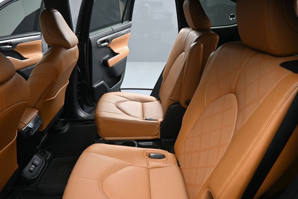 2024 Toyota Highlander Platinum