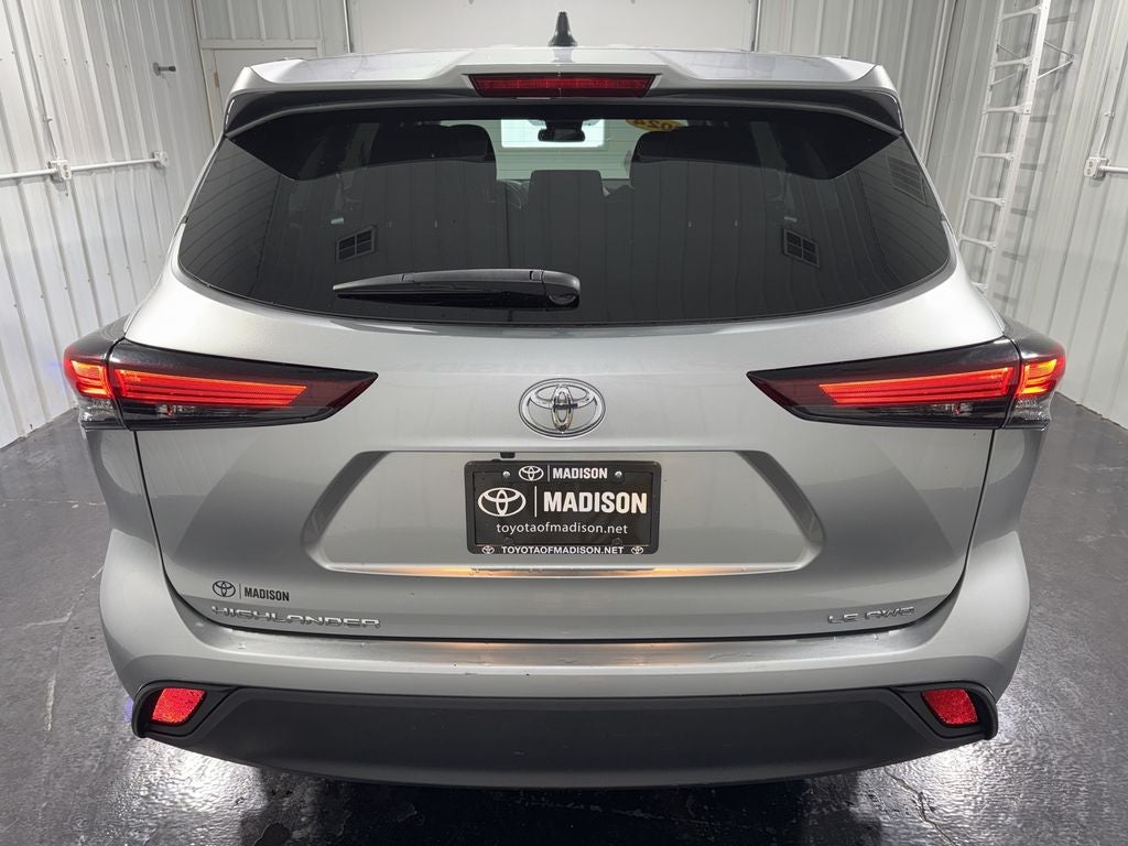 2024 Toyota Highlander LE