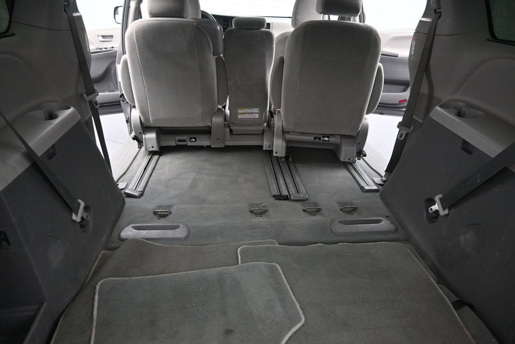 2019 Toyota Sienna LE 8 Passenger