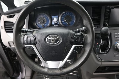 2019 Toyota Sienna LE 8 Passenger