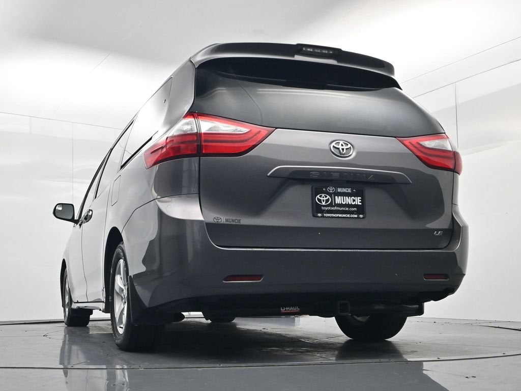 2019 Toyota Sienna LE 8 Passenger