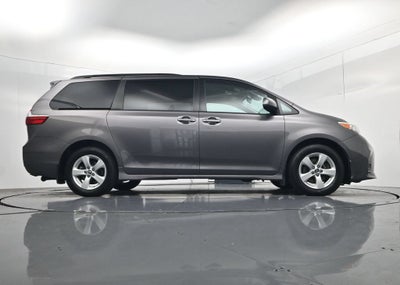 2019 Toyota Sienna LE 8 Passenger