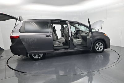 2019 Toyota Sienna LE 8 Passenger