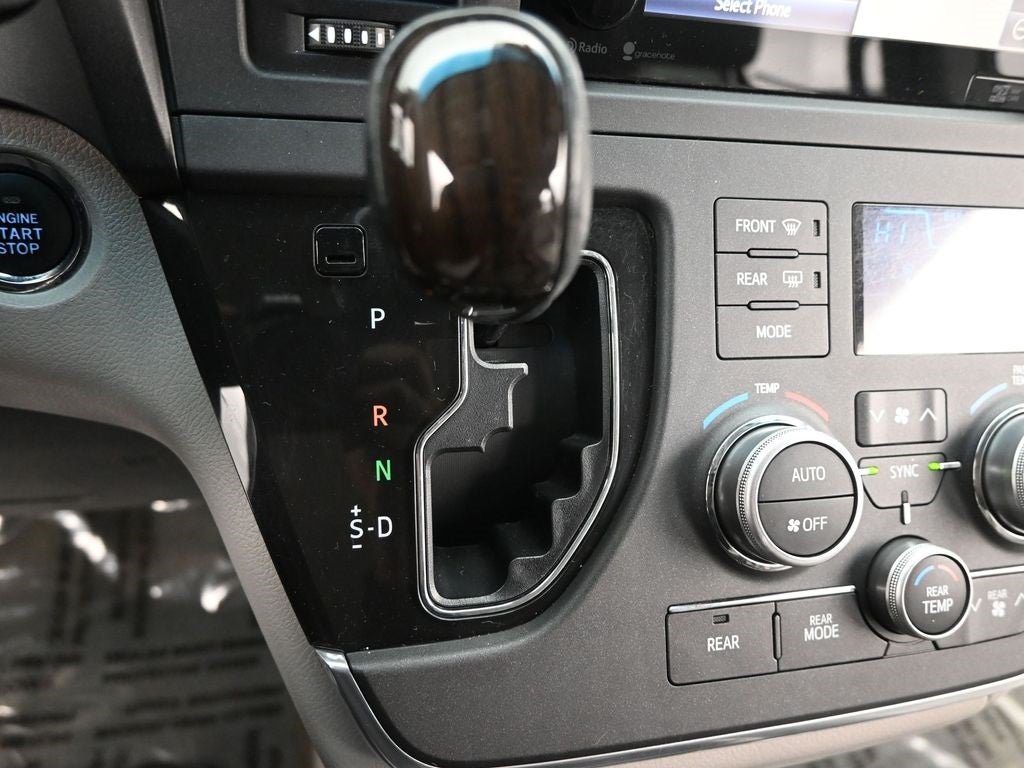 2015 Toyota Sienna XLE 7 Passenger