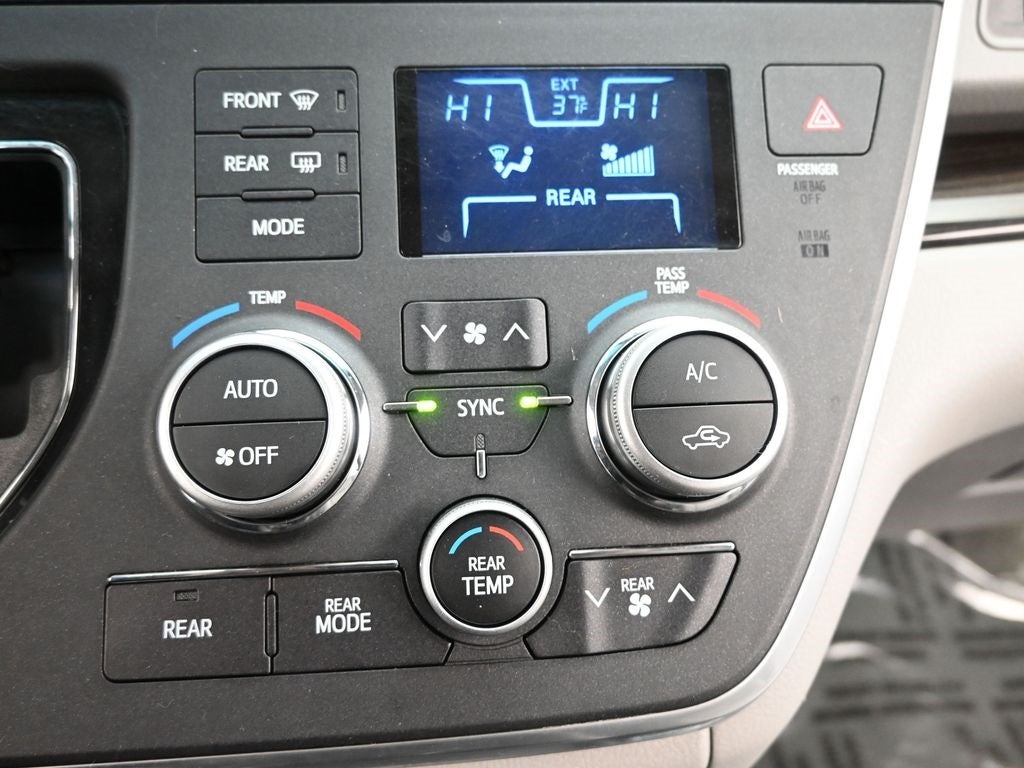 2015 Toyota Sienna XLE 7 Passenger