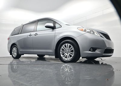 2015 Toyota Sienna XLE 7 Passenger