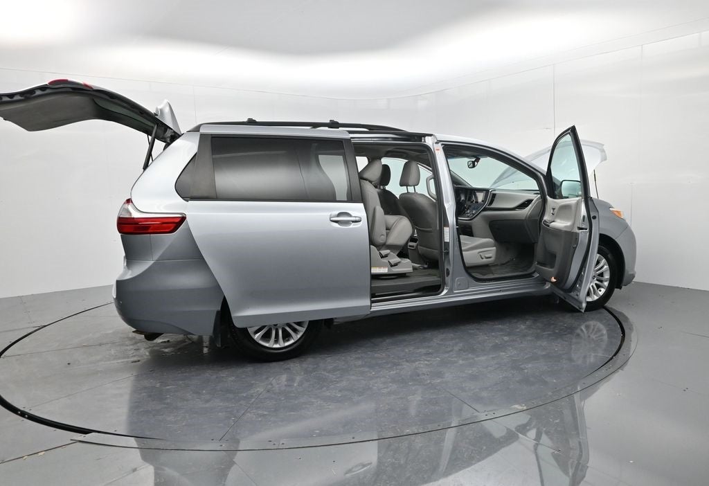 2015 Toyota Sienna XLE 7 Passenger