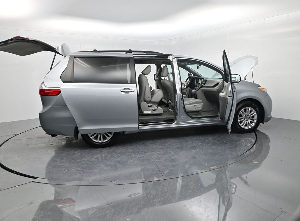 2015 Toyota Sienna XLE 7 Passenger